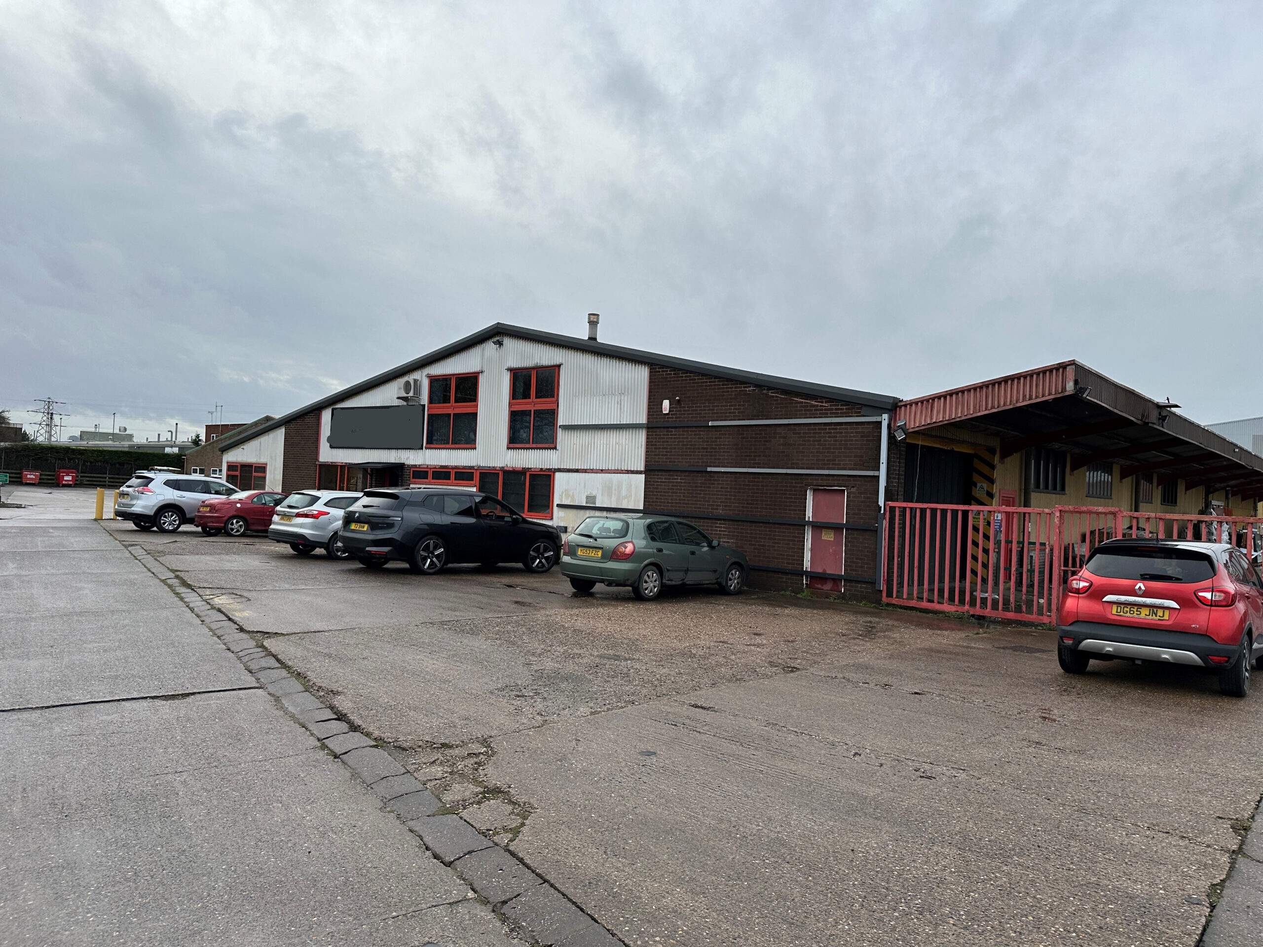 PPH sell 20,000 sq ft industrial unit on Sutton Fields Industrial estate in Hull.